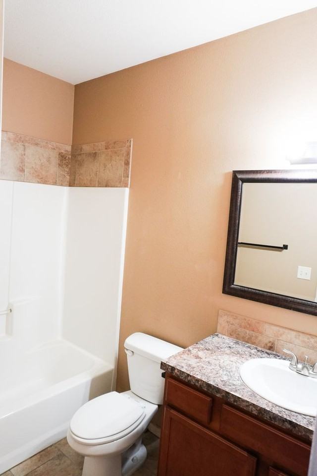 1586 S Goebel St - Photo 3 of 19