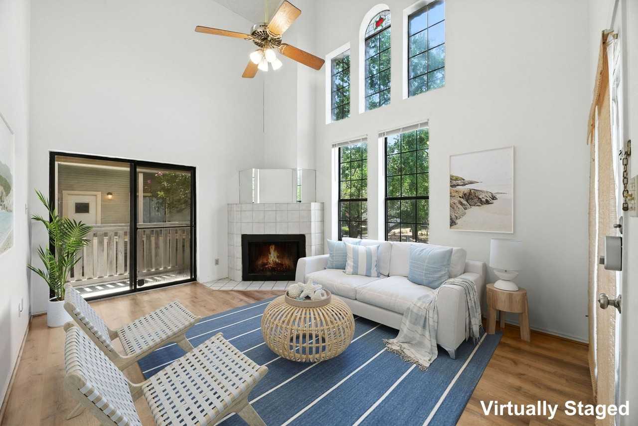 4409 Speedway - Photo 3 of 24