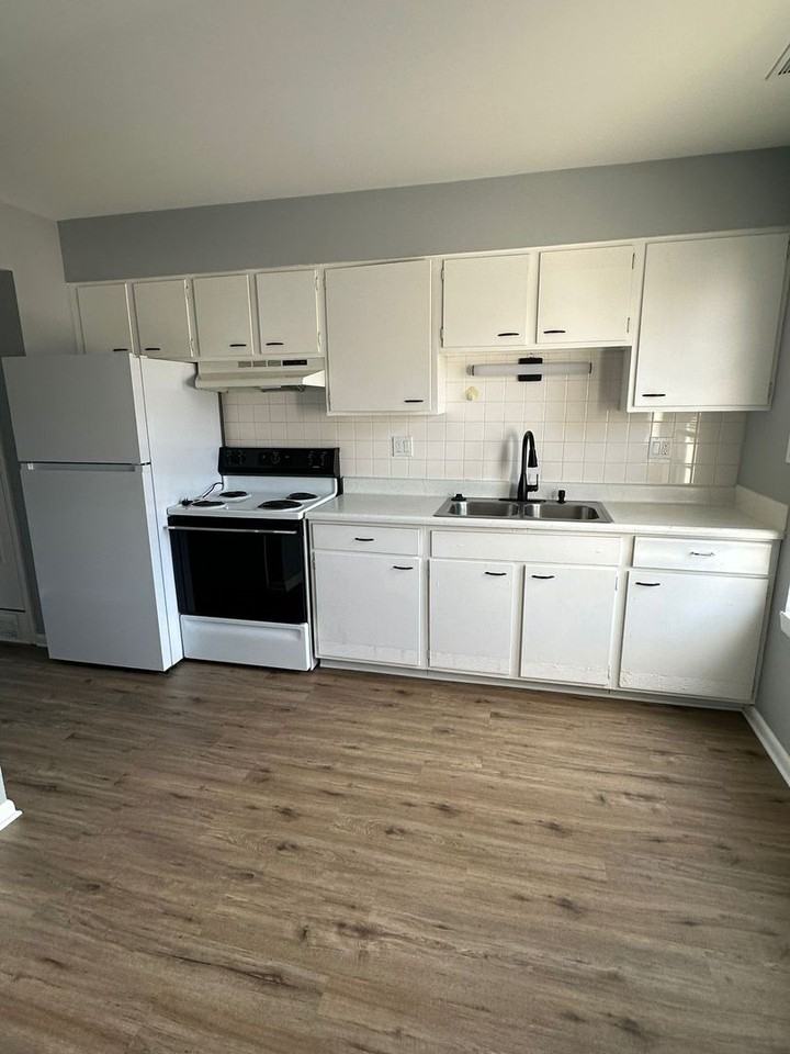 Mapleview 1802-1806 - Photo 4 of 19