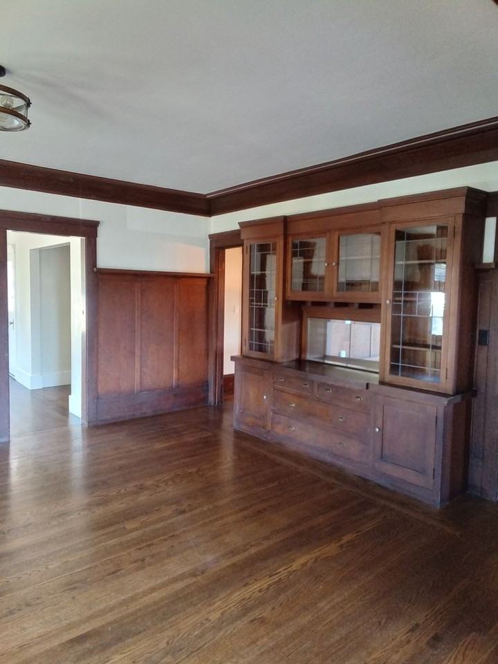 Capitol - Photo 5 of 37