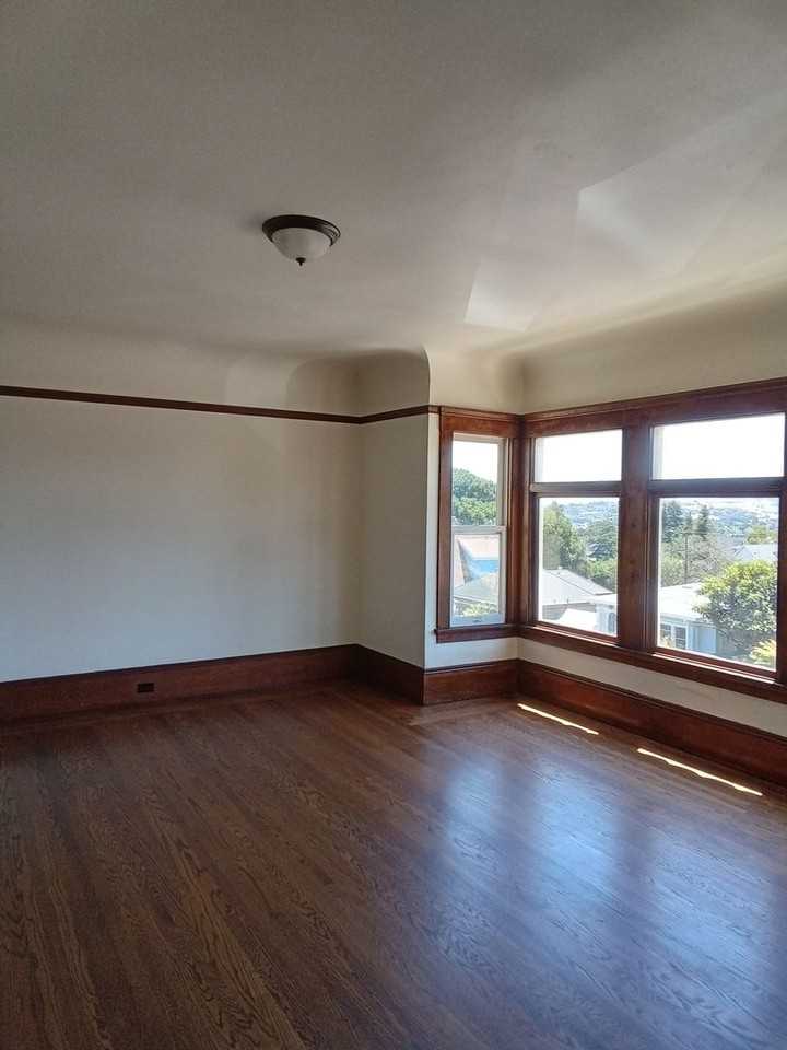 Capitol - Photo 6 of 37