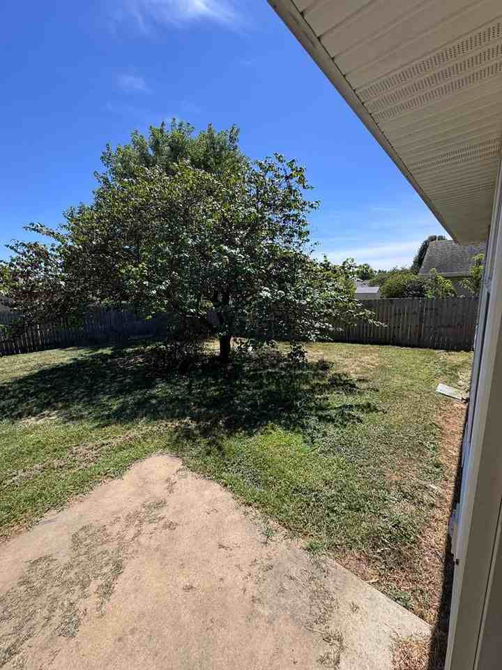 508 N Douglas Dr - Photo 2 of 18