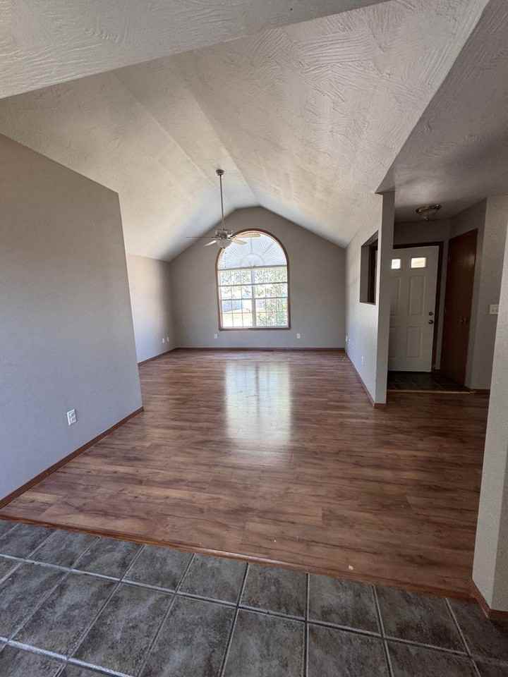 508 N Douglas Dr - Photo 7 of 18