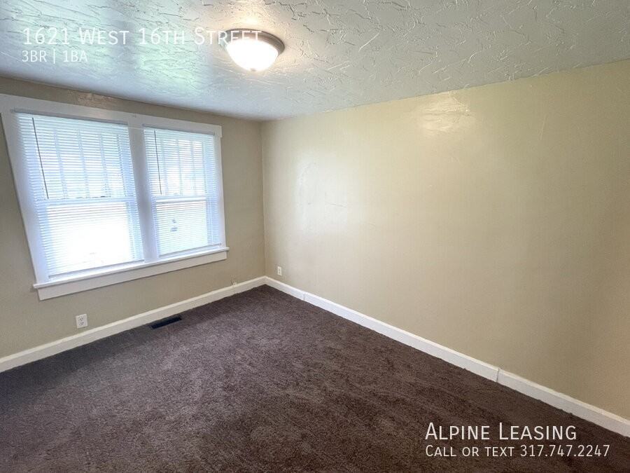 1621 West 16th Street - Photo 2 of 7