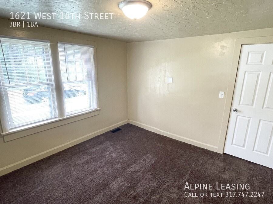 1621 West 16th Street - Photo 3 of 7