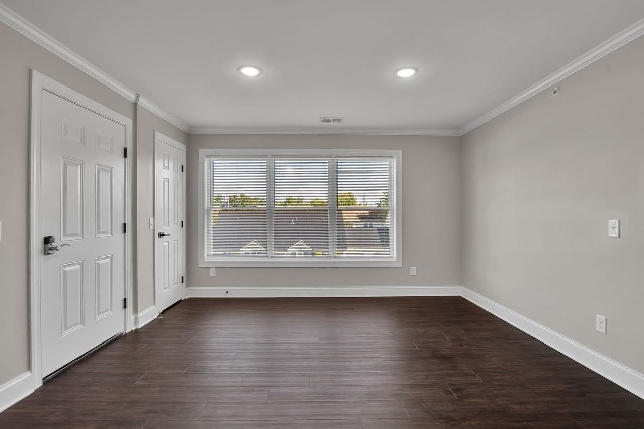 661-2071 - Photo 2 of 50