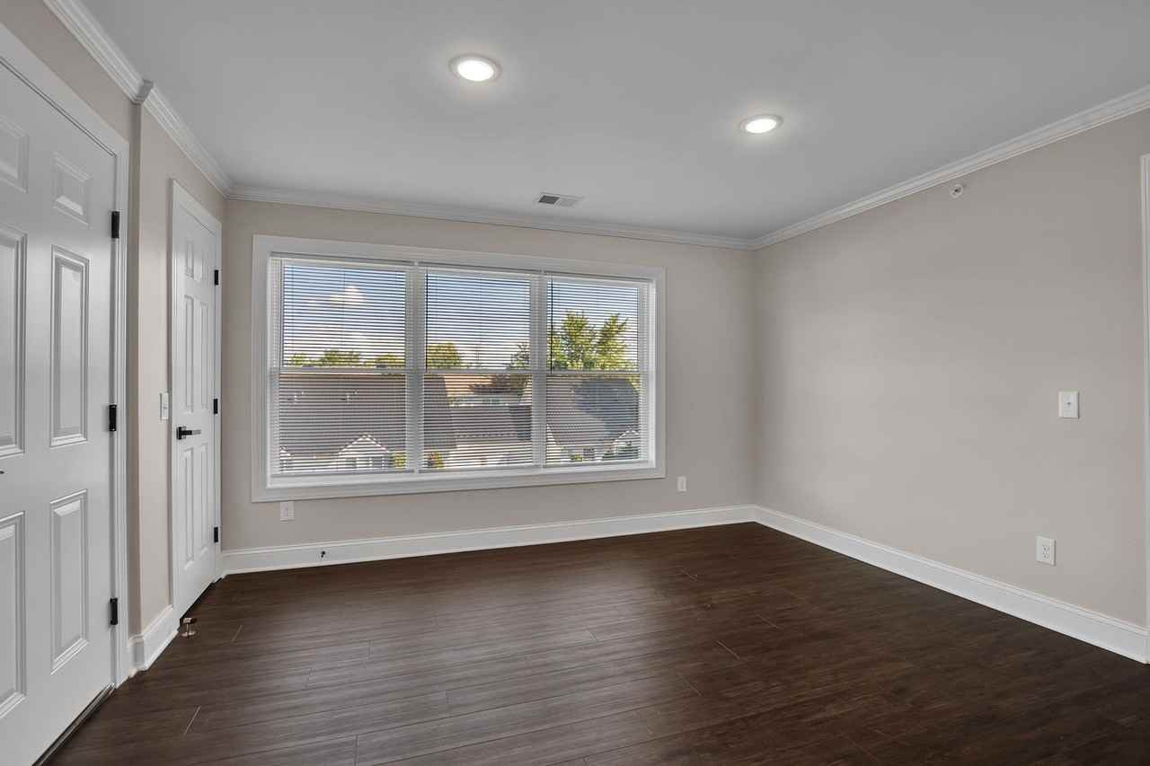 661-2071 - Photo 4 of 50