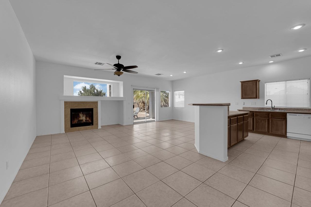 5960 Pavilion Lakes Ave - Photo 2 of 18