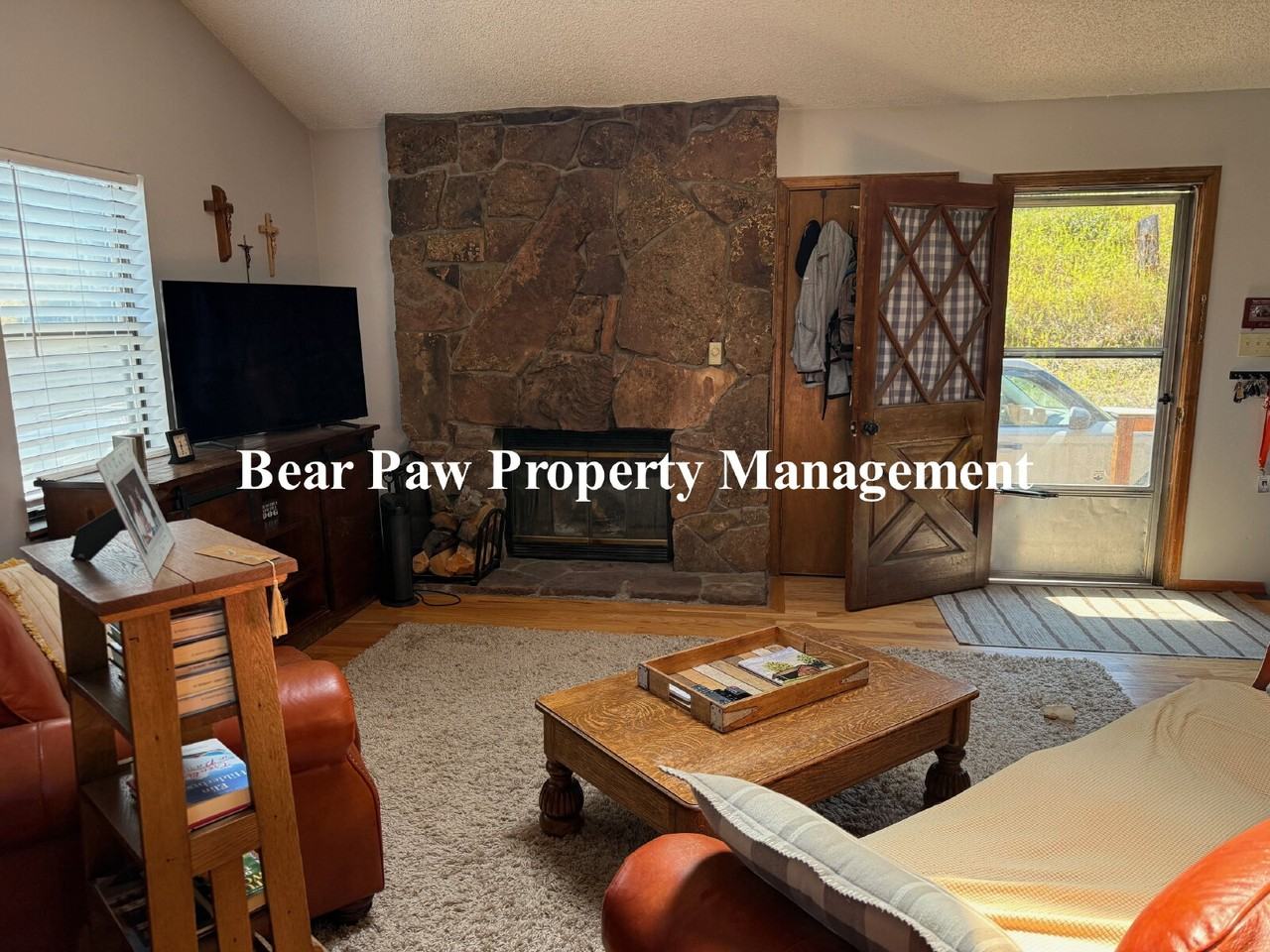 30821 Hilltop Dr - Photo 3 of 16