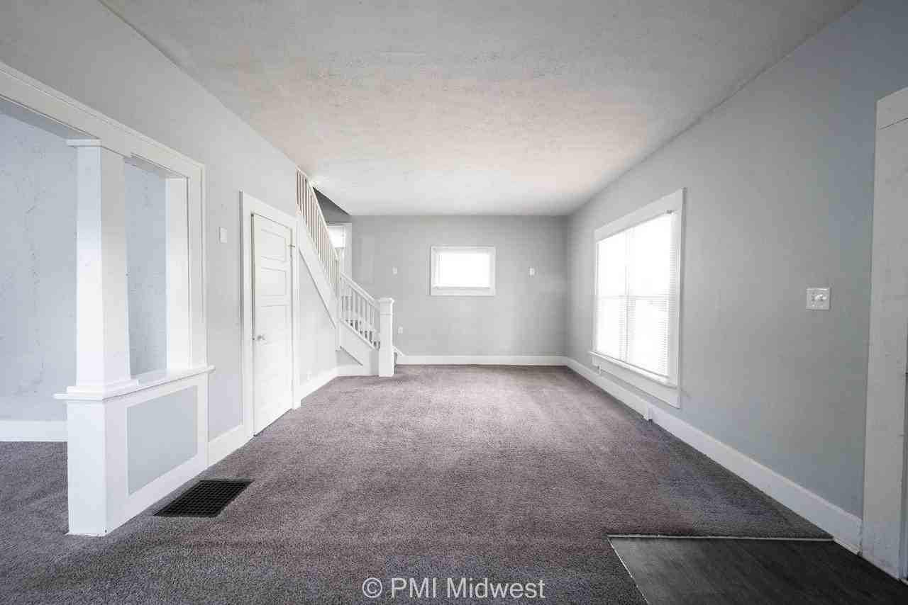 1118 King Ave - Photo 2 of 17