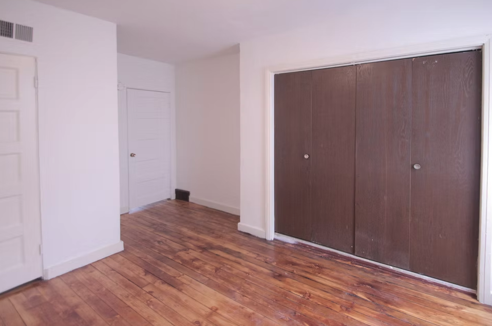 201 Center St - Photo 7 of 10