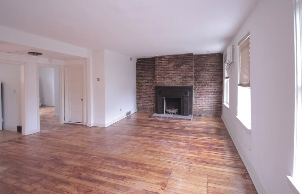 201 Center St - Photo 4 of 10