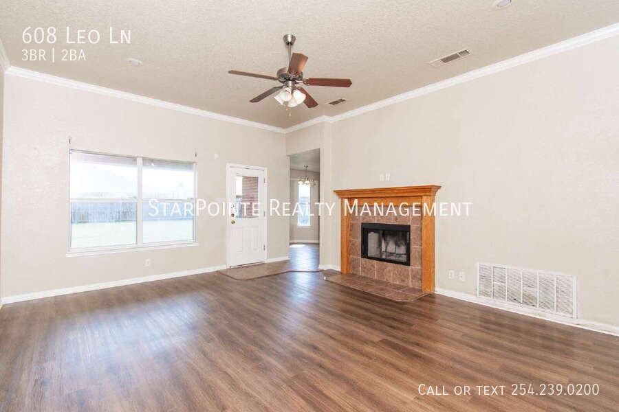 608 Leo Ln - Photo 3 of 21