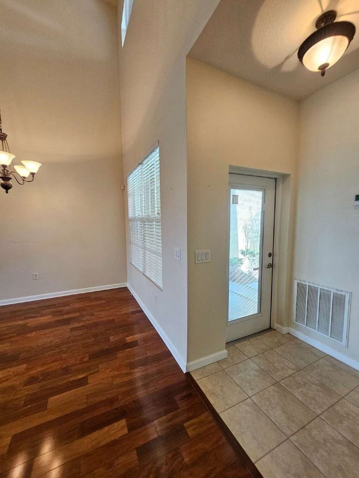 3254 Arden Cir - Photo 3 of 36