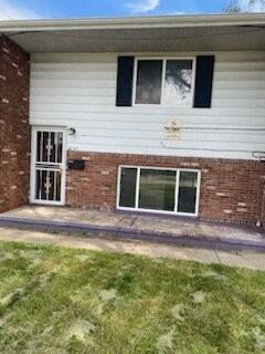 2047 S Averill Ave - Photo 2 of 18