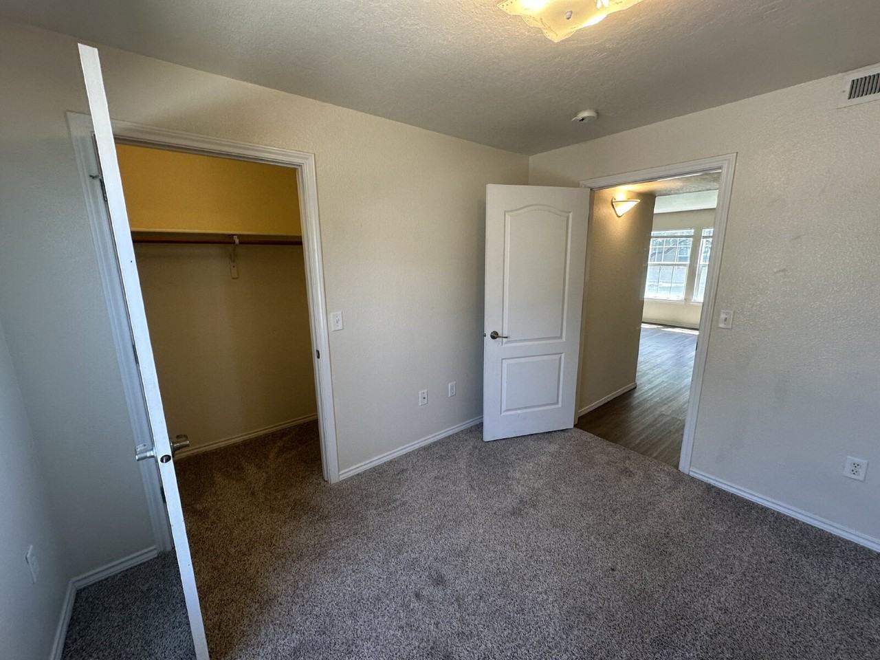 11839 W Cloverbrook Ln - Photo 5 of 28