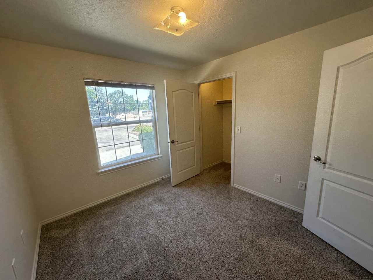 11839 W Cloverbrook Ln - Photo 6 of 28