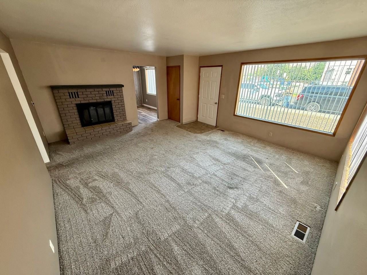 1009 Chestnut St - Photo 3 of 31
