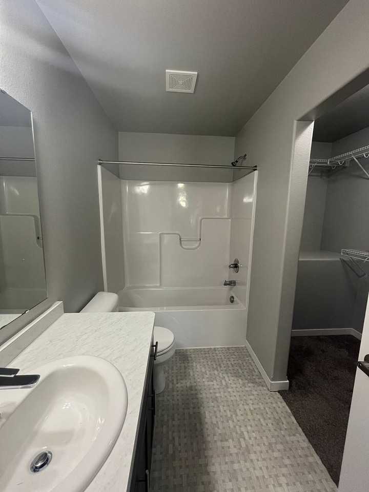 946 Albert Dr W - Photo 6 of 11