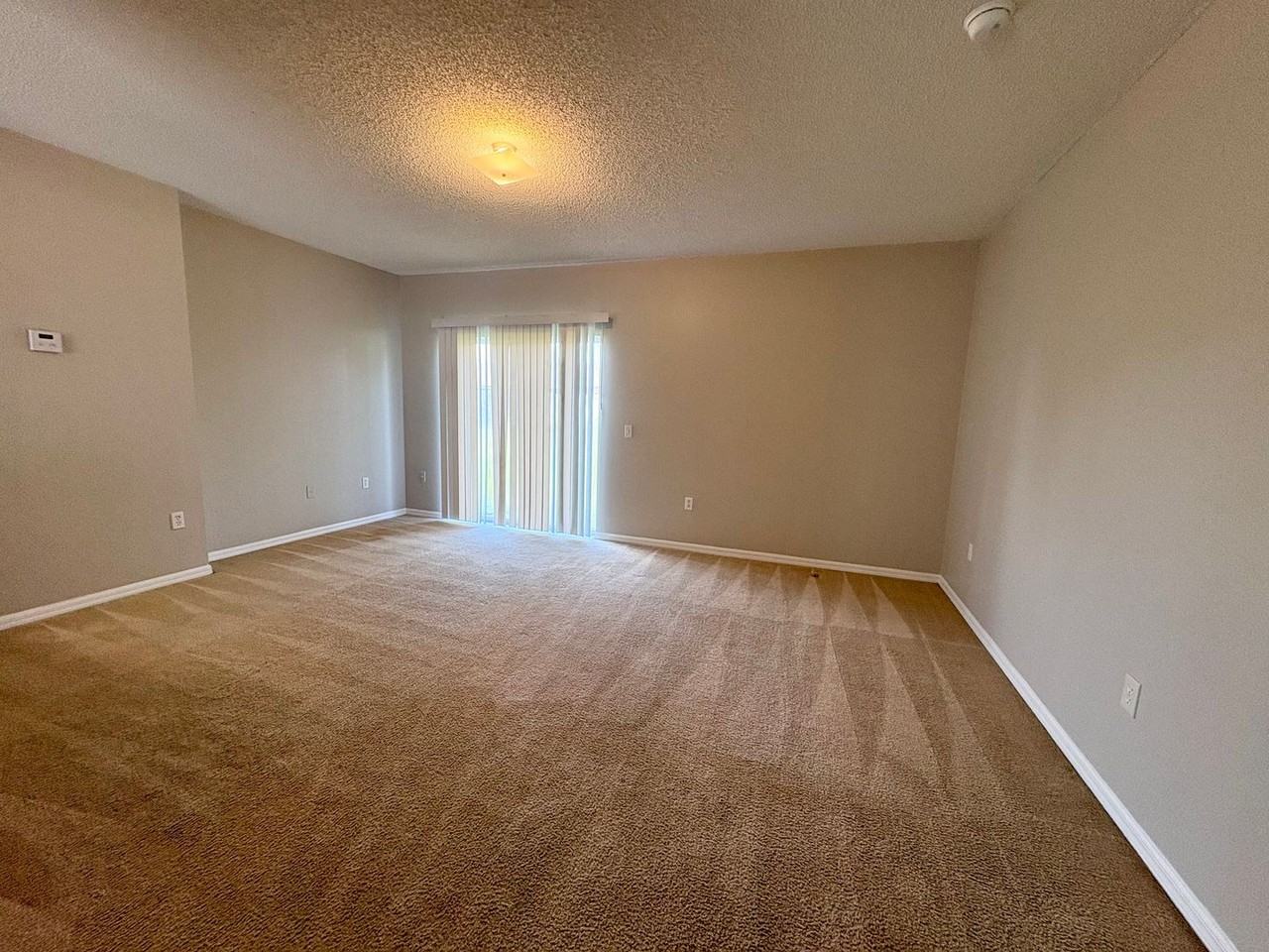 139 Dorchester Court - Photo 7 of 13