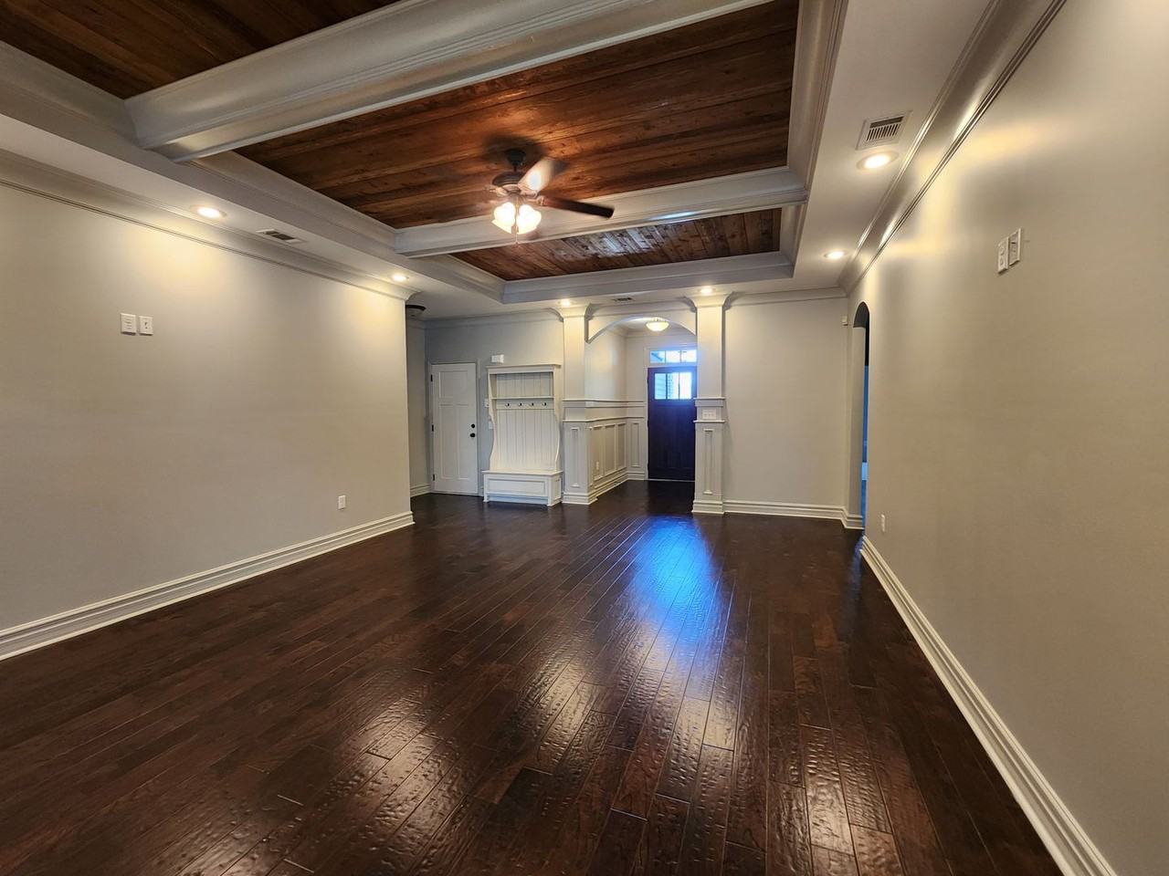 4103 Glen Laurel Dr E - Photo 2 of 17
