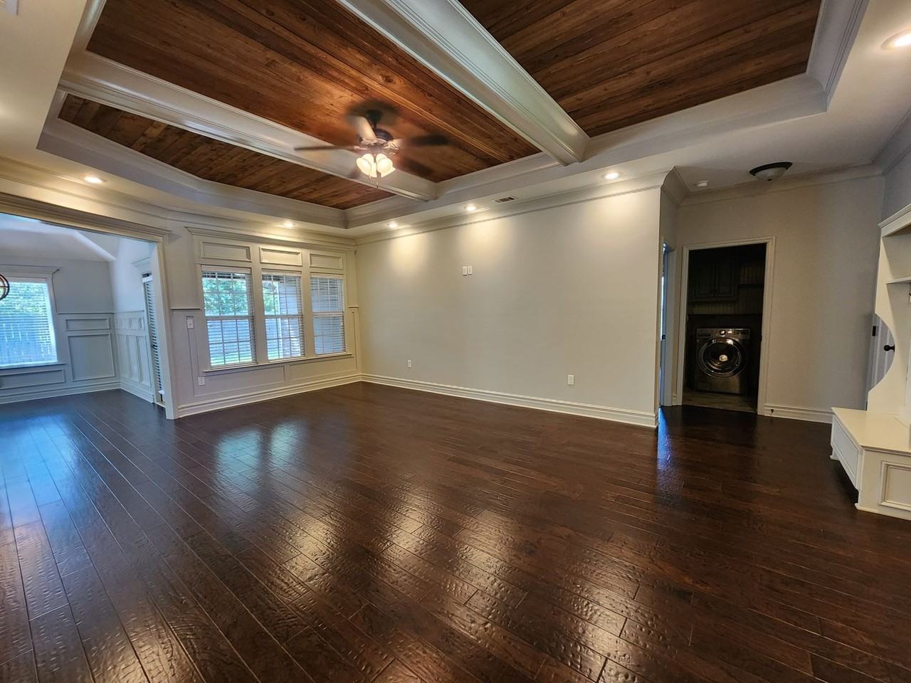 4103 Glen Laurel Dr E - Photo 3 of 17