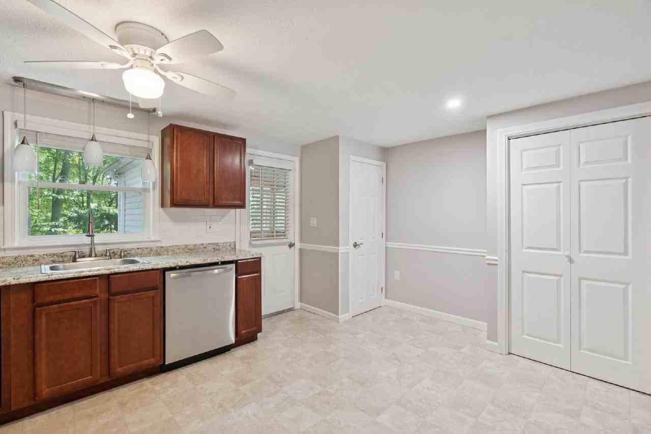 5 Woodvale Ct - Photo 3 of 19