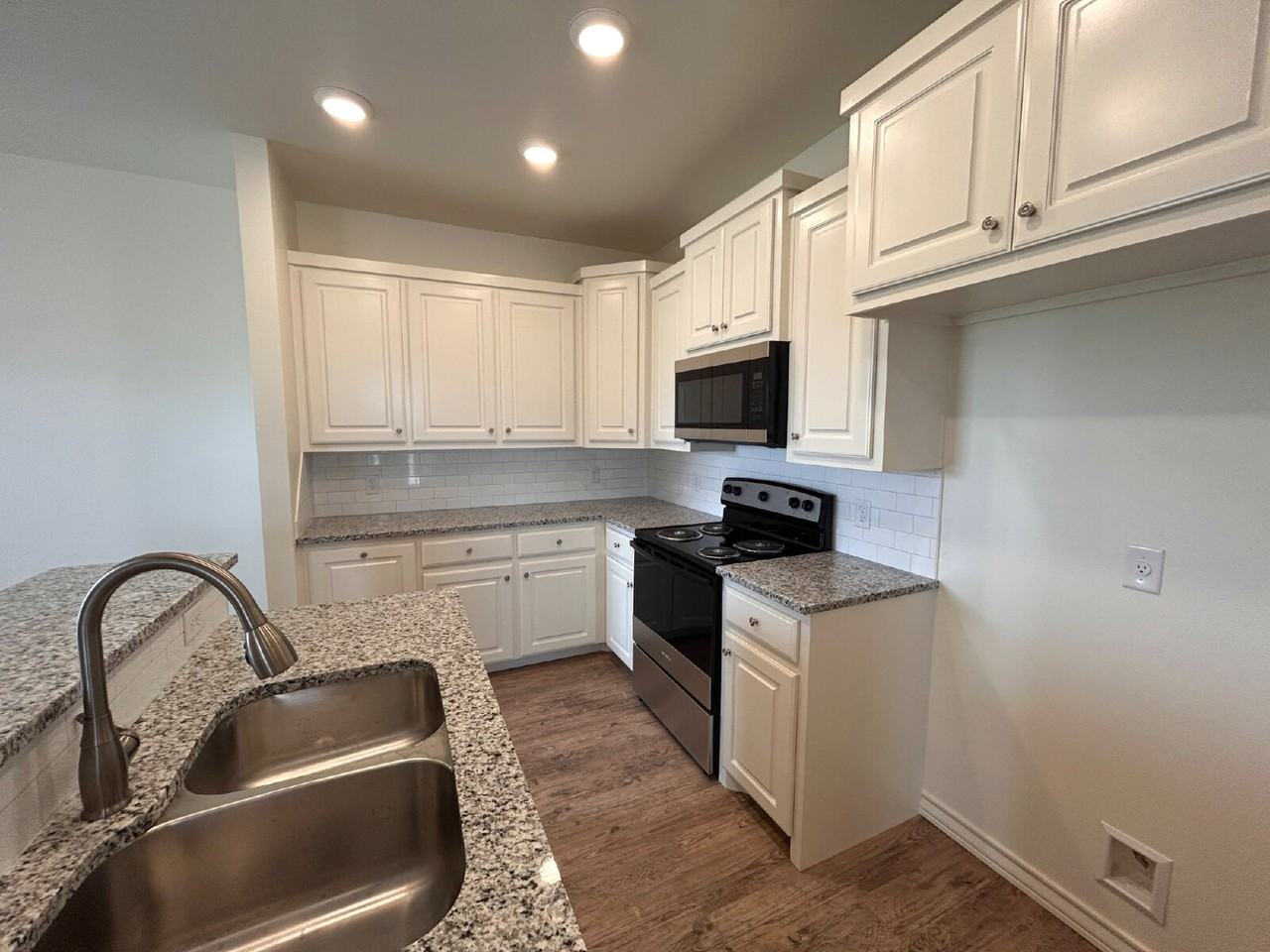 1205 Bryan Ave #A - Photo 3 of 15