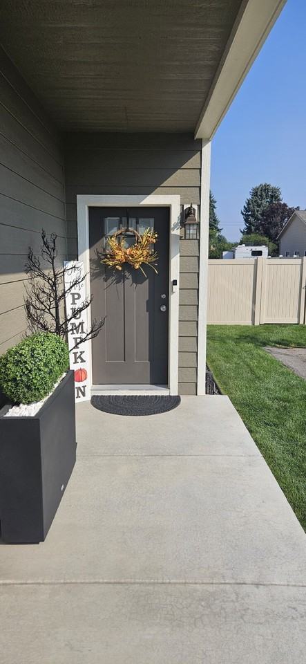 18315 East 1st Avenue - Photo 2 of 31