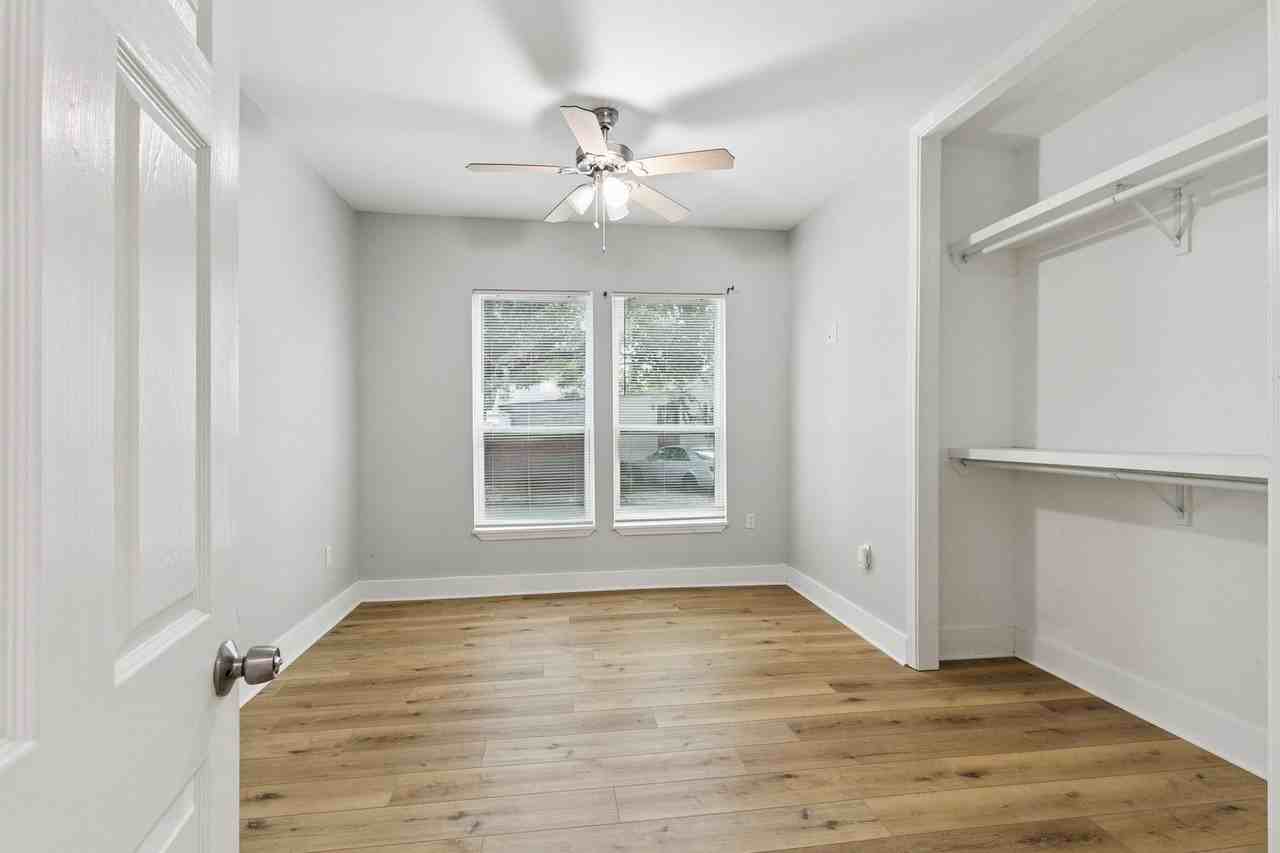3701 Derbigny St - Photo 5 of 33