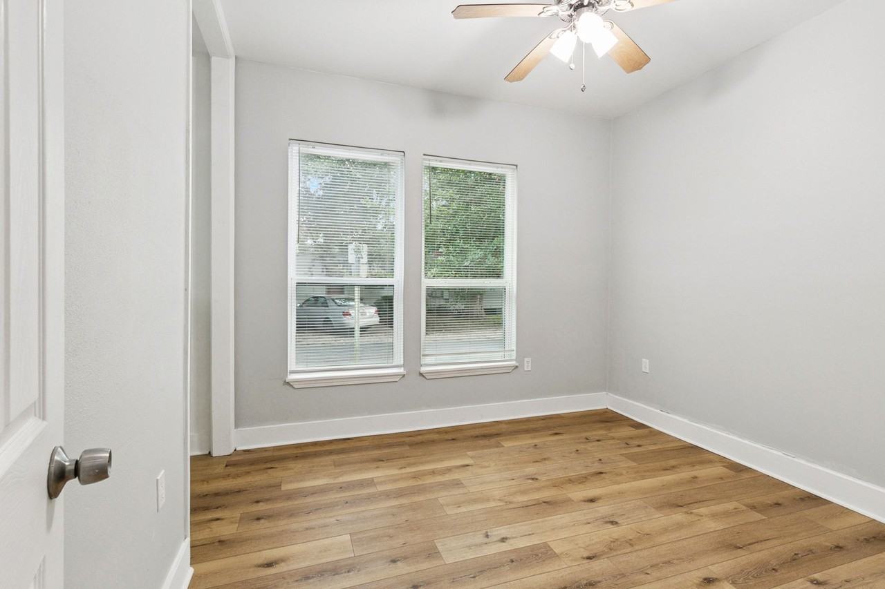 3701 Derbigny St - Photo 6 of 33