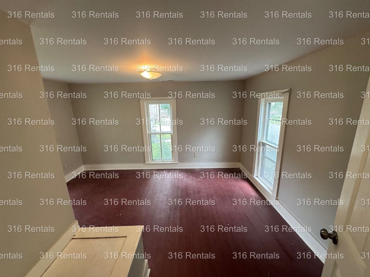 324 W 13th St - Photo 2 of 7