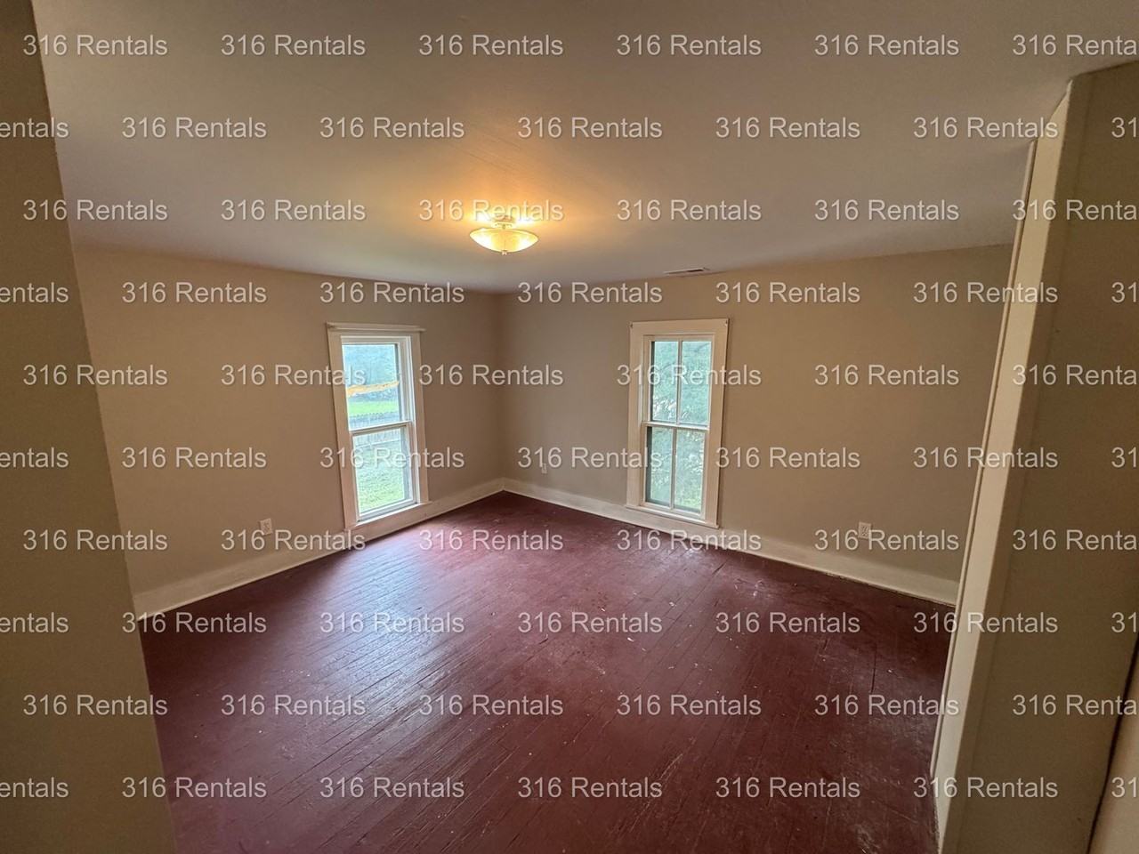 324 W 13th St - Photo 4 of 7