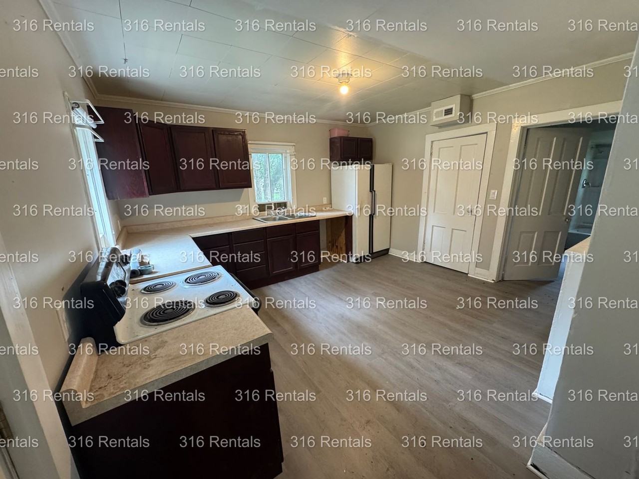 324 W 13th St - Photo 5 of 7