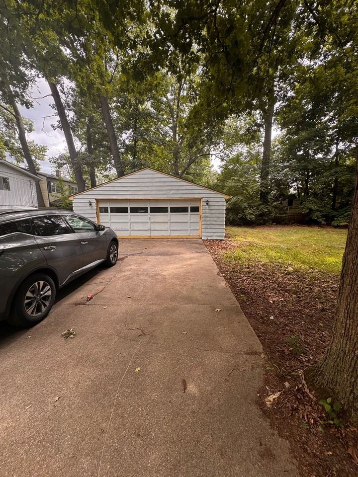 1747 Cone St - Photo 3 of 13