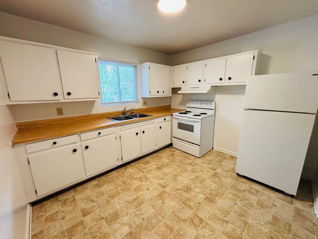 109 Northview Dr - Photo 4 of 11