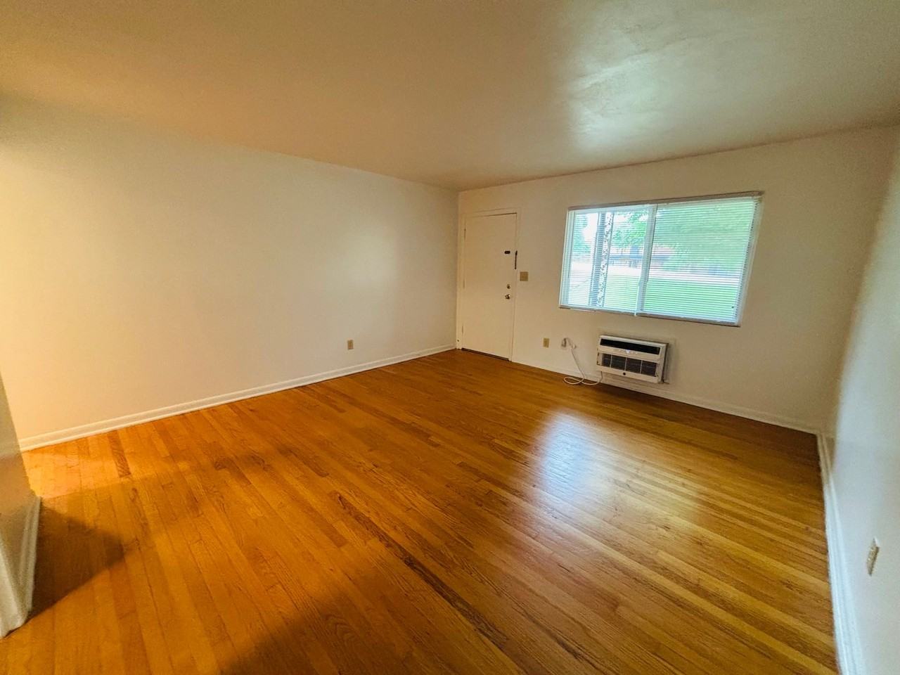 109 Northview Dr - Photo 6 of 11