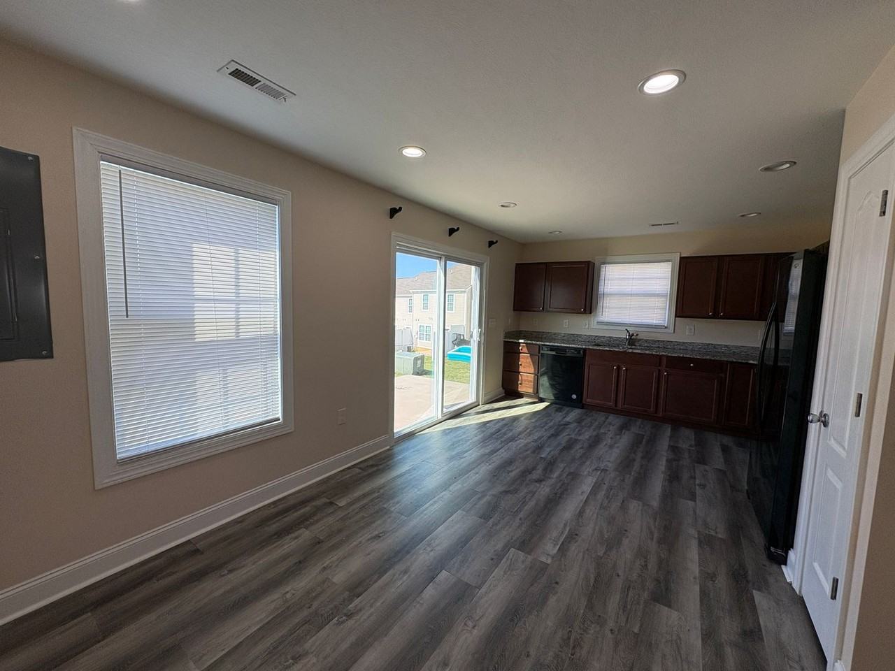 100 Twig St Nw - Photo 7 of 23