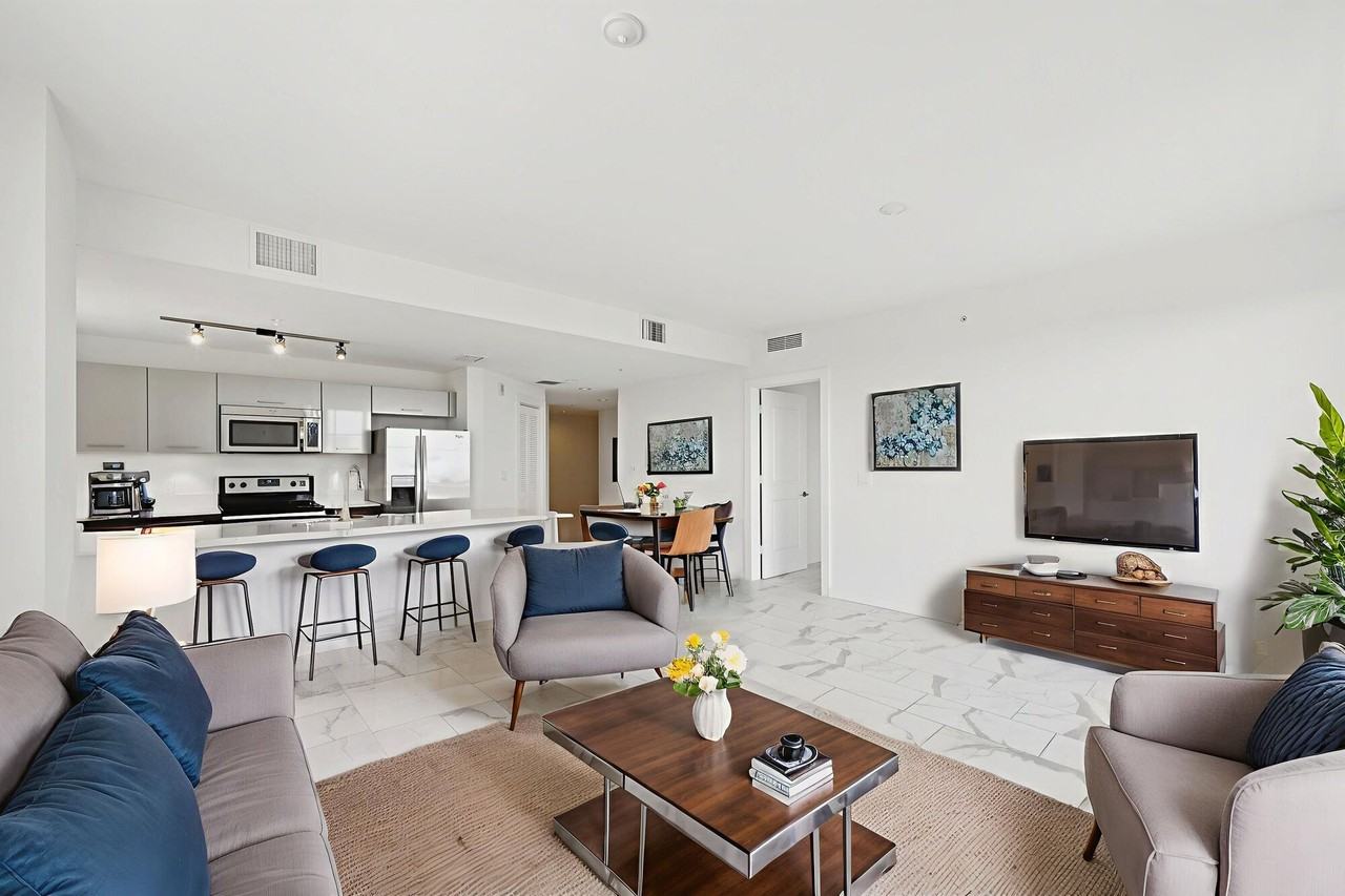 101 Via Mizner - Photo 2 of 24