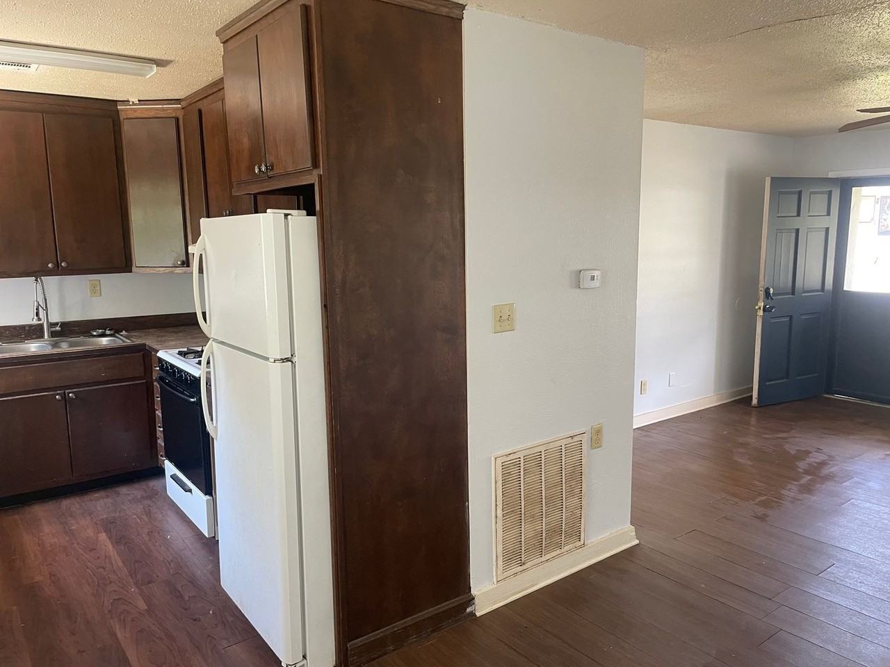 530 Cecil - Photo 4 of 21