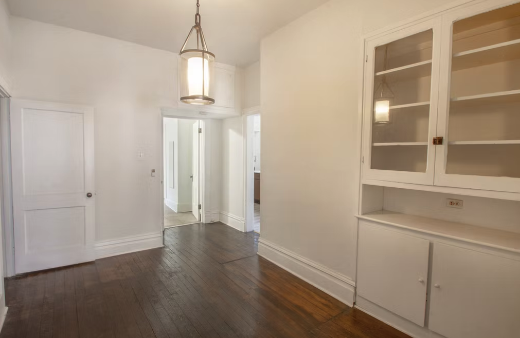 707 Lamar Ave - Photo 2 of 7