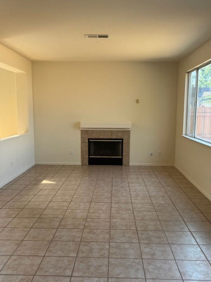 6909 Trailride Way - Photo 4 of 16