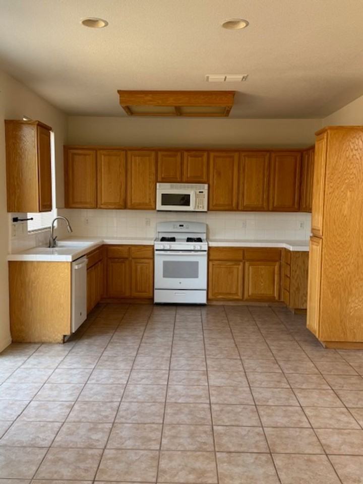 6909 Trailride Way - Photo 5 of 16