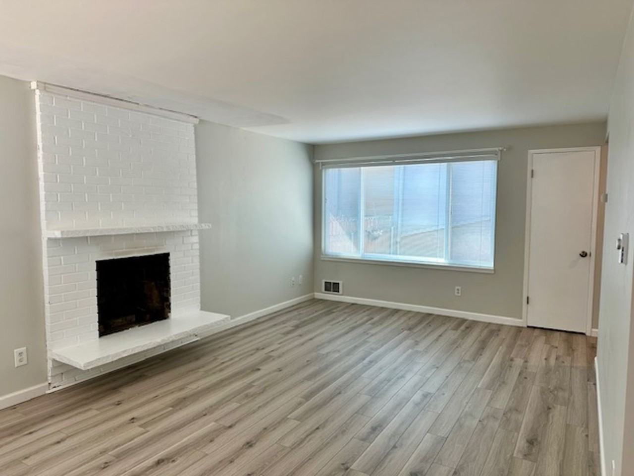 3017 21st Ave W - Photo 3 of 16