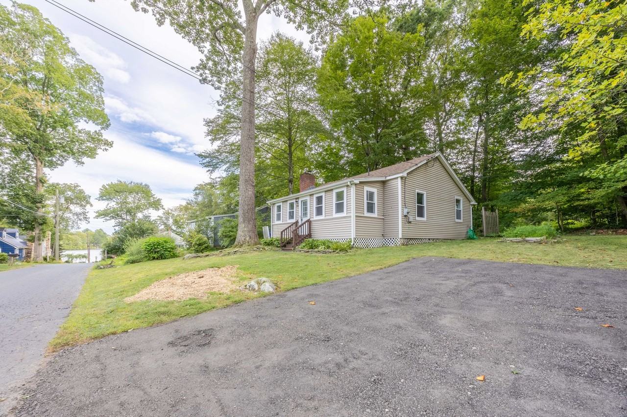 102 Lake Rd - Photo 2 of 24