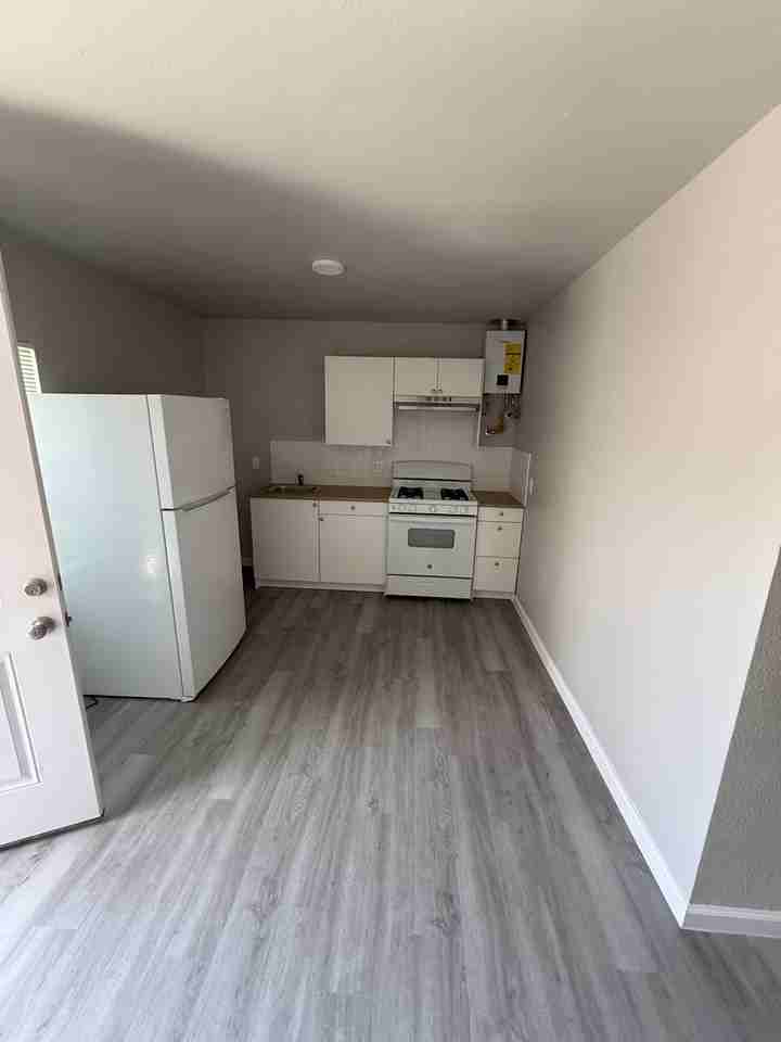 201 West Green Avenue - Photo 3 of 9