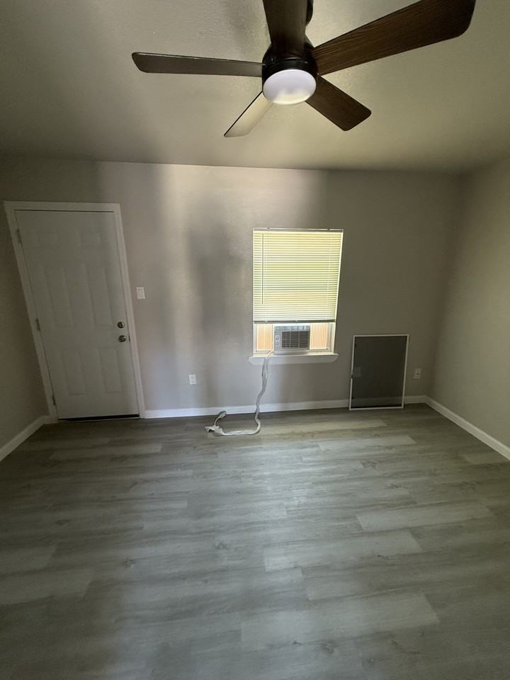 201 West Green Avenue - Photo 6 of 9