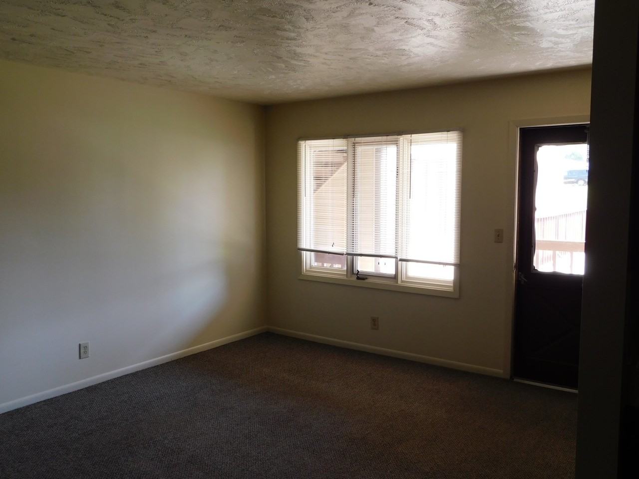 1335 Boswell - Photo 6 of 12