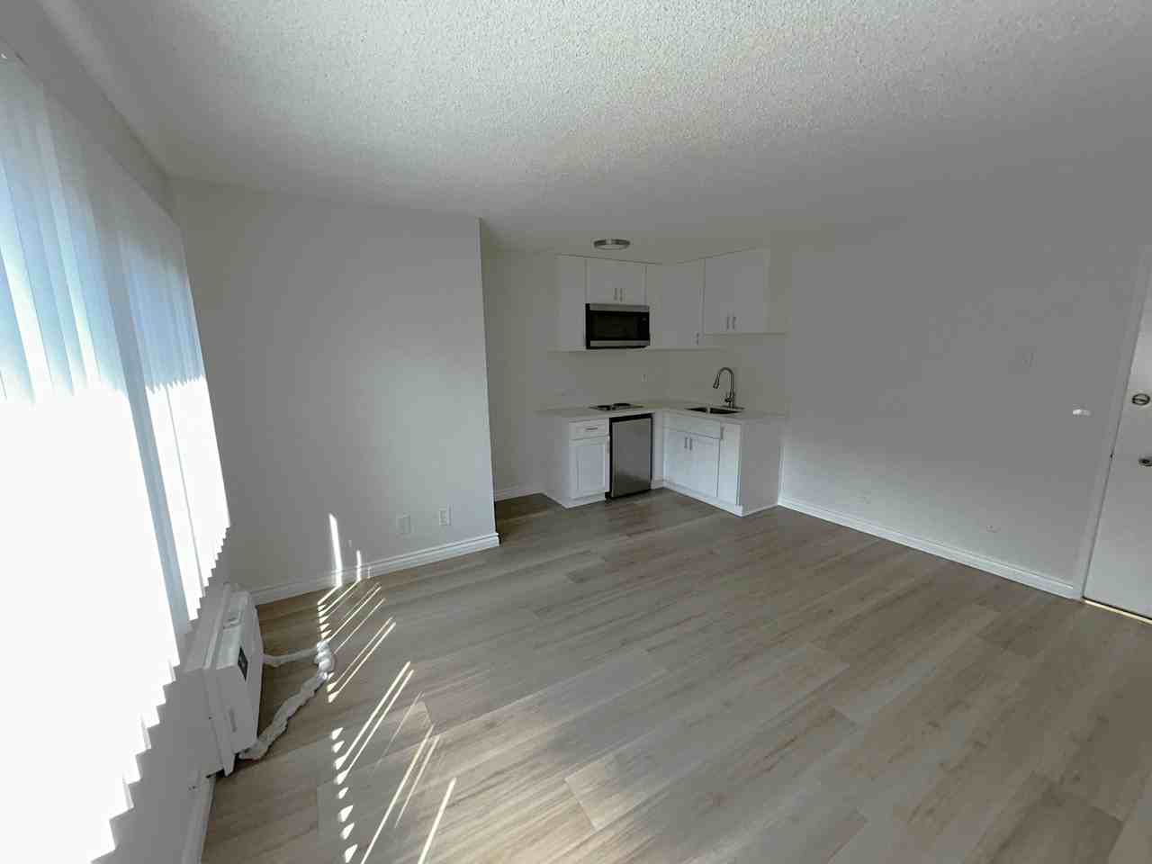 8199 - 225 South Mariposa Avenue - Photo 5 of 11