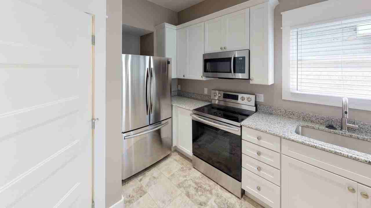 1612 Forest Ave - Photo 5 of 22